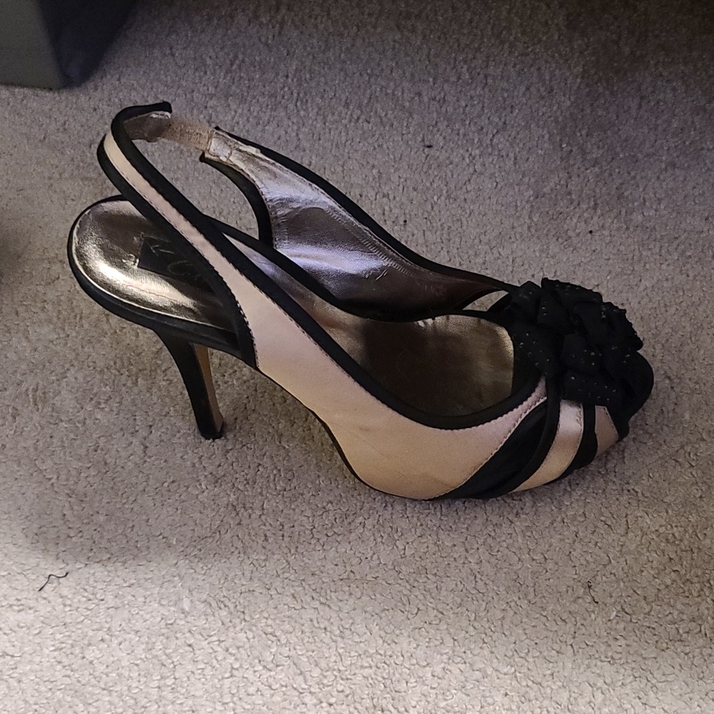 Heels - Picture 2 of 6